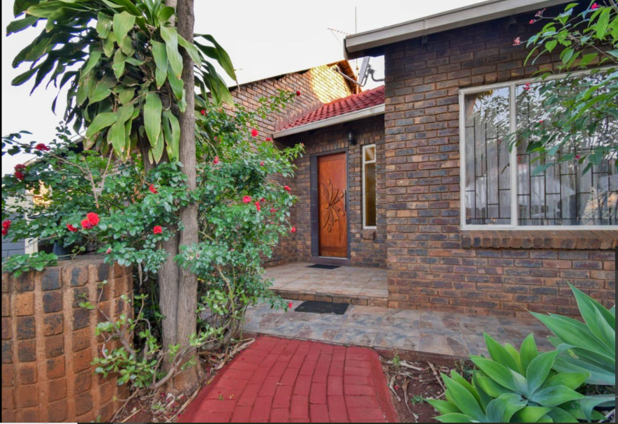 3 Bedroom Property for Sale in The Orchards Gauteng