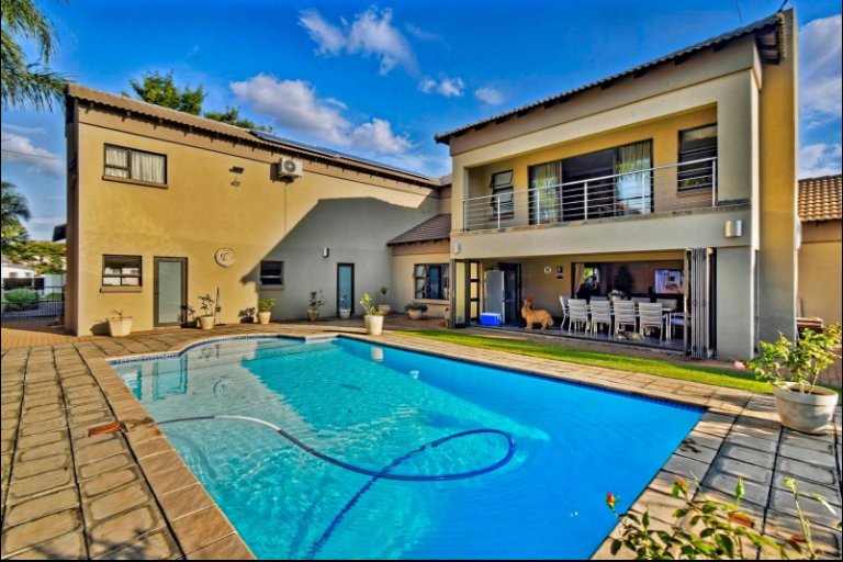 4 Bedroom Property for Sale in Zambezi Country Estate Gauteng