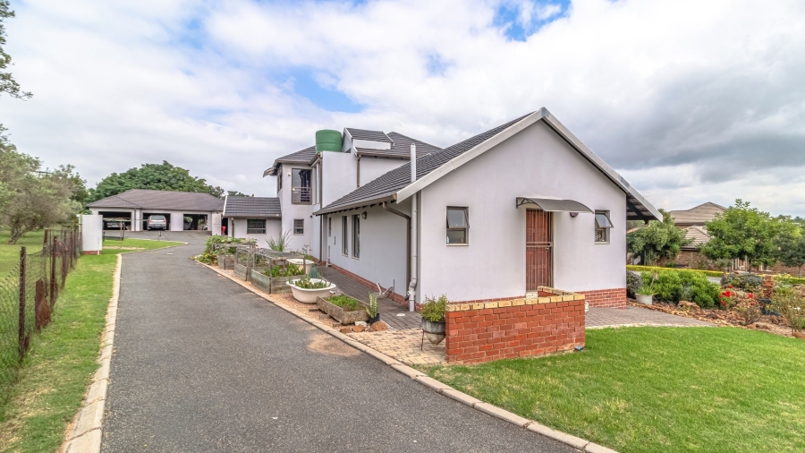 6 Bedroom Property for Sale in Lanseria Gauteng