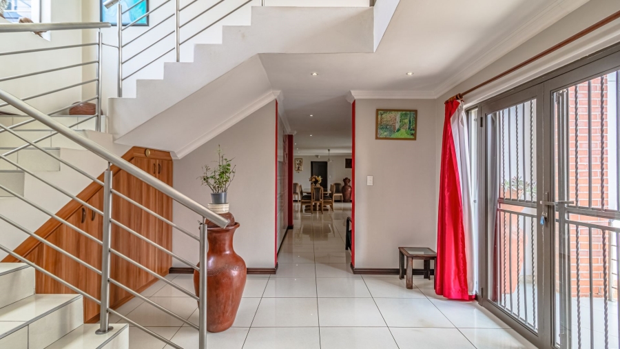 6 Bedroom Property for Sale in Lanseria Gauteng
