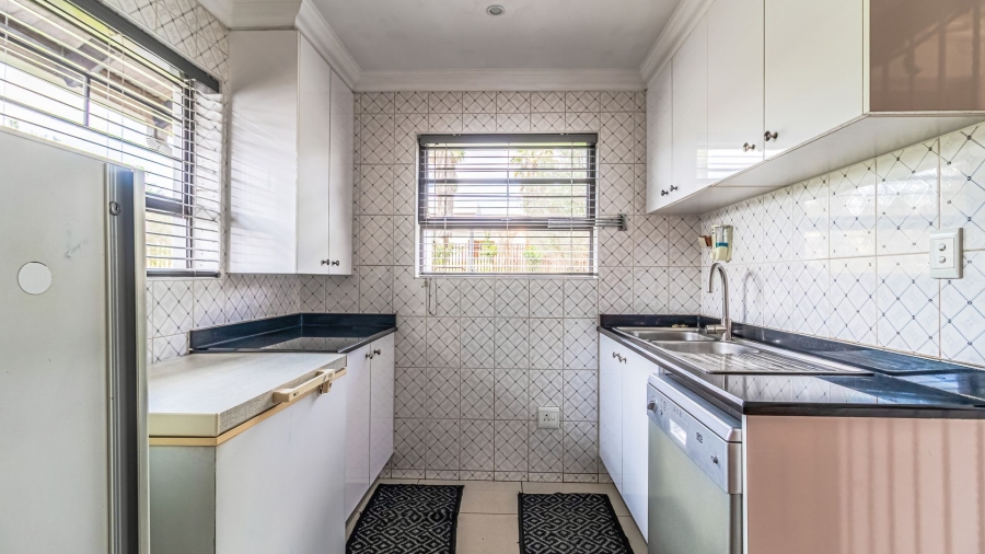 6 Bedroom Property for Sale in Lanseria Gauteng