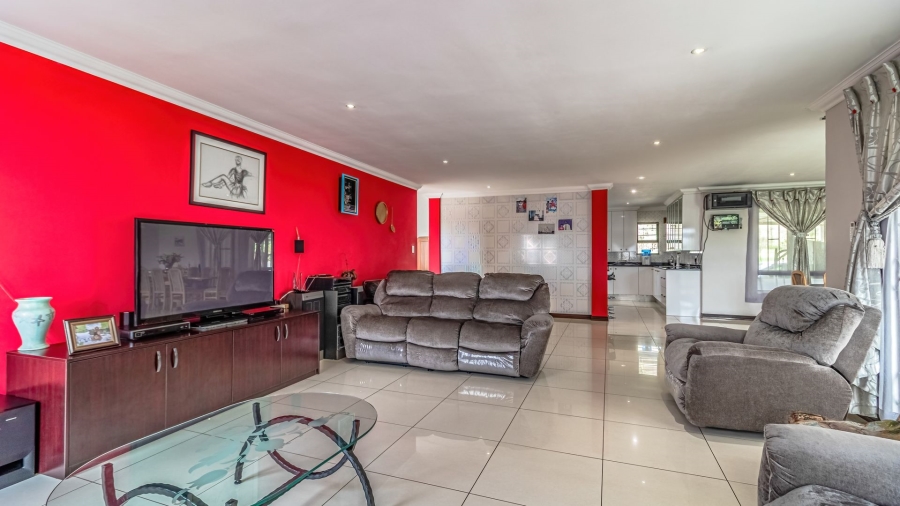 6 Bedroom Property for Sale in Lanseria Gauteng