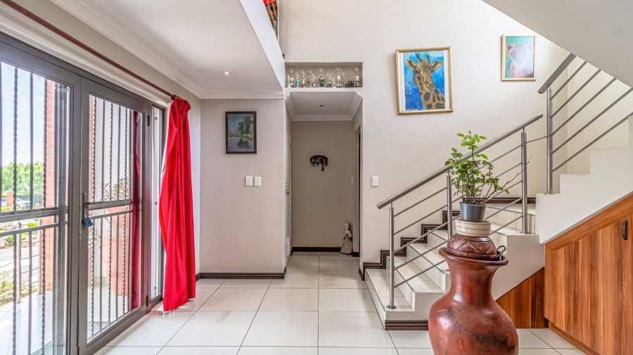6 Bedroom Property for Sale in Lanseria Gauteng