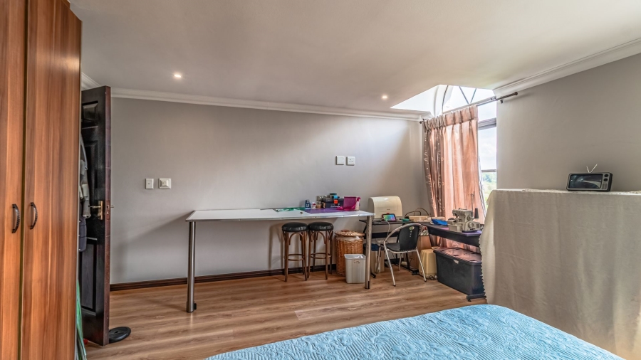 6 Bedroom Property for Sale in Lanseria Gauteng