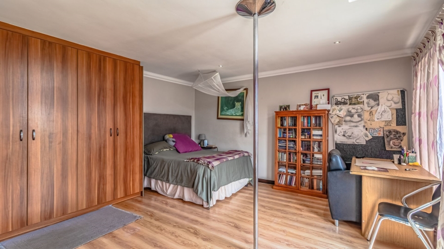 6 Bedroom Property for Sale in Lanseria Gauteng