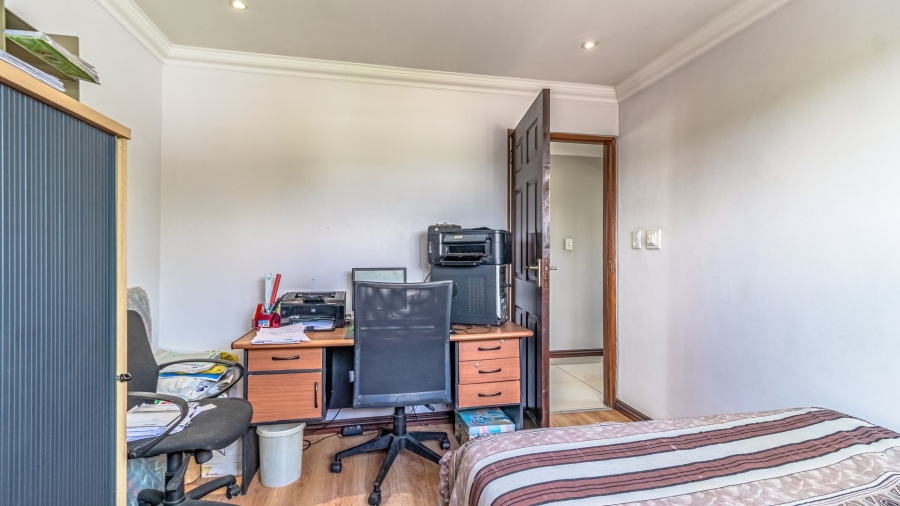 6 Bedroom Property for Sale in Lanseria Gauteng