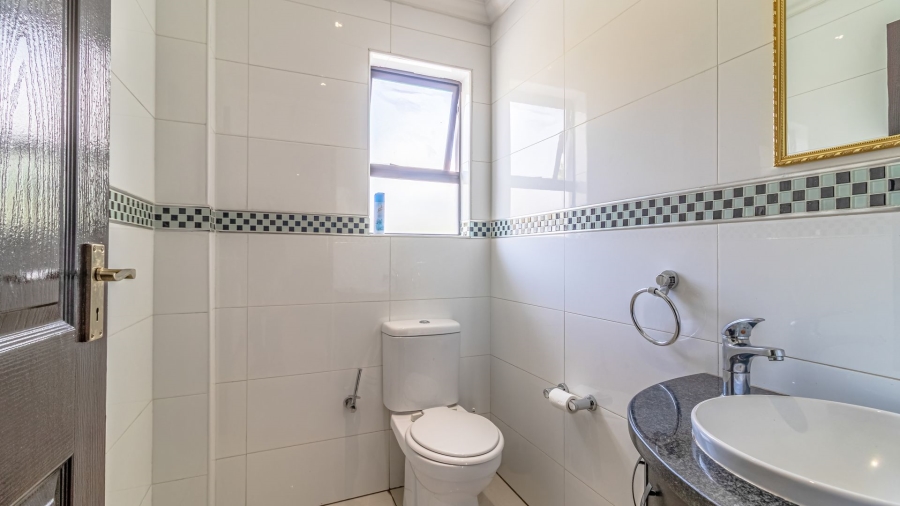 6 Bedroom Property for Sale in Lanseria Gauteng