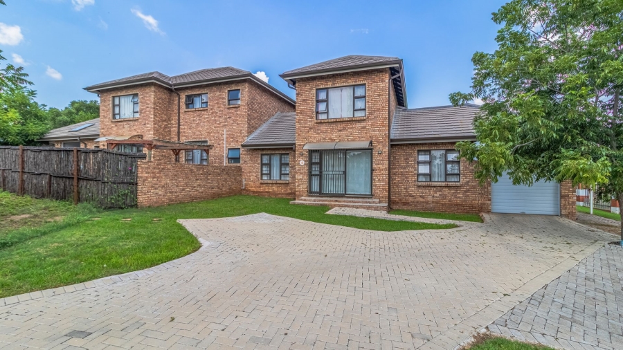 6 Bedroom Property for Sale in Lanseria Gauteng