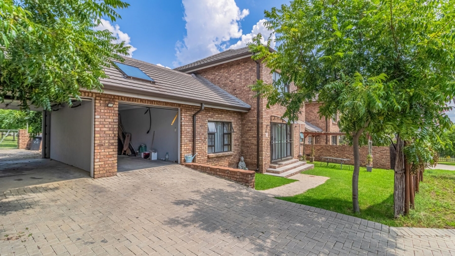 6 Bedroom Property for Sale in Lanseria Gauteng