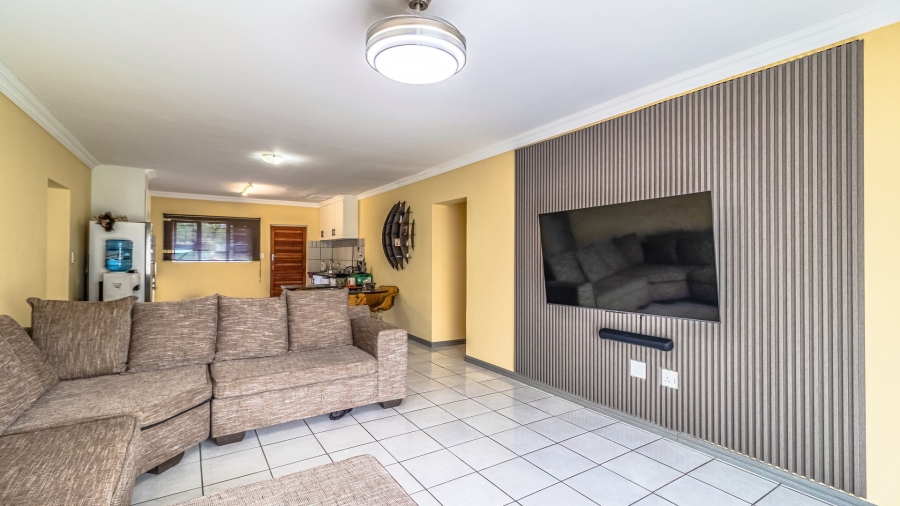 6 Bedroom Property for Sale in Lanseria Gauteng