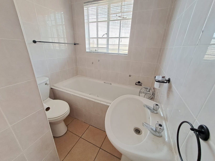 3 Bedroom Property for Sale in New Redruth Gauteng