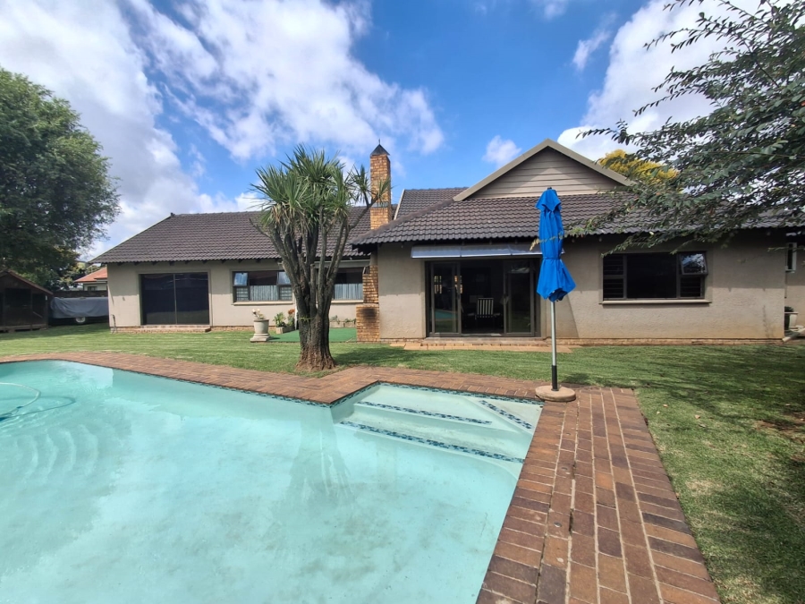 4 Bedroom Property for Sale in Bardene Gauteng