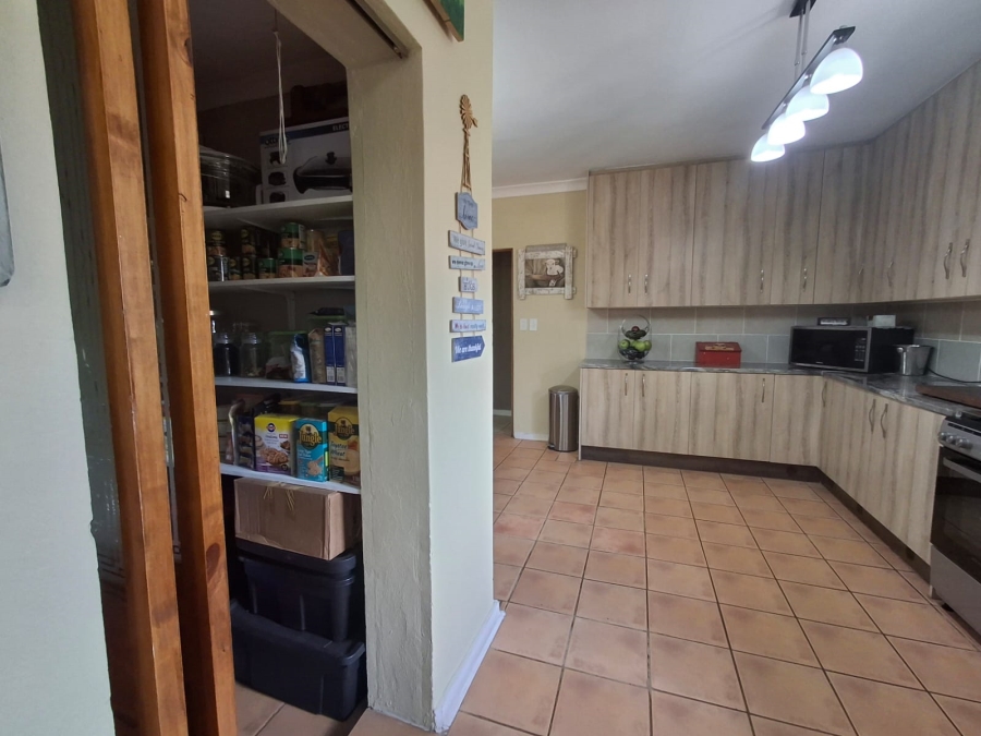 4 Bedroom Property for Sale in Bardene Gauteng