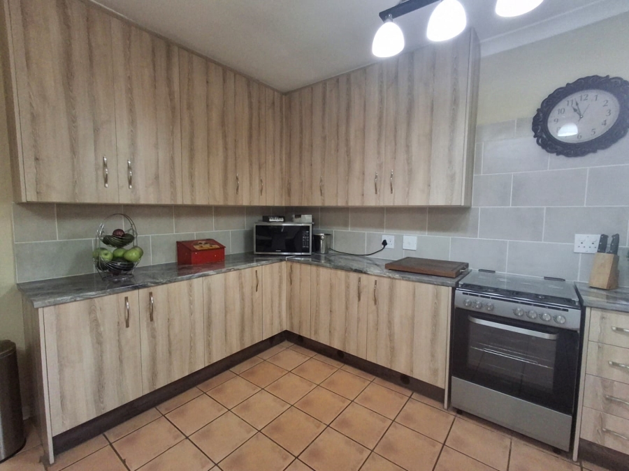 4 Bedroom Property for Sale in Bardene Gauteng