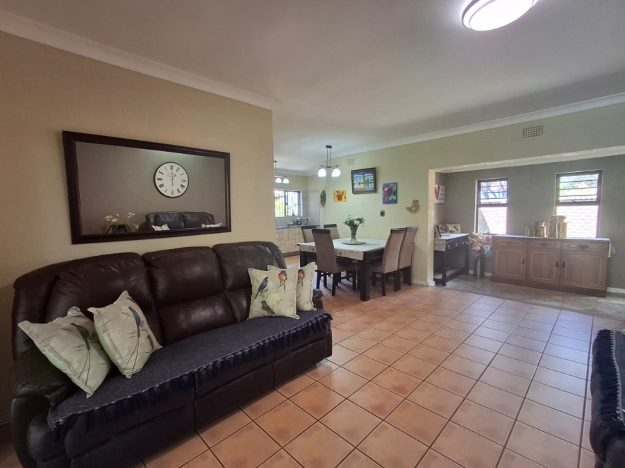 4 Bedroom Property for Sale in Bardene Gauteng