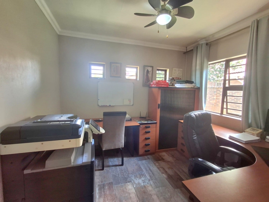 4 Bedroom Property for Sale in Bardene Gauteng