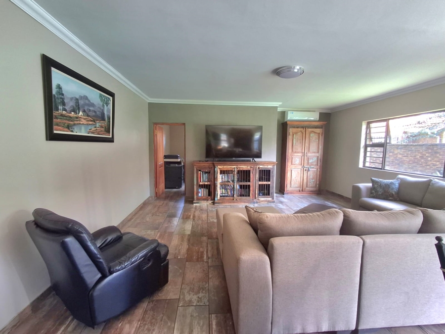 4 Bedroom Property for Sale in Bardene Gauteng