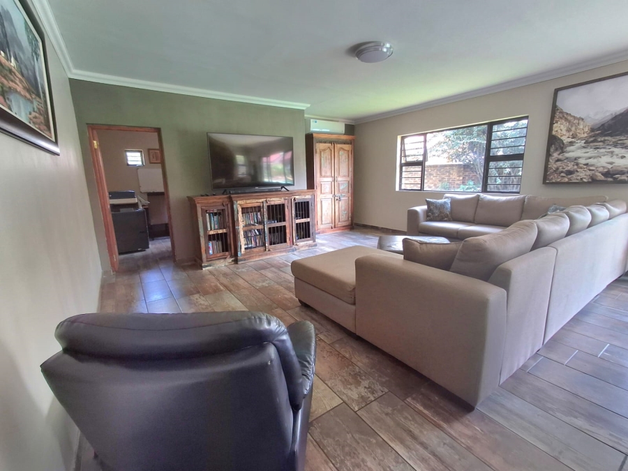 4 Bedroom Property for Sale in Bardene Gauteng