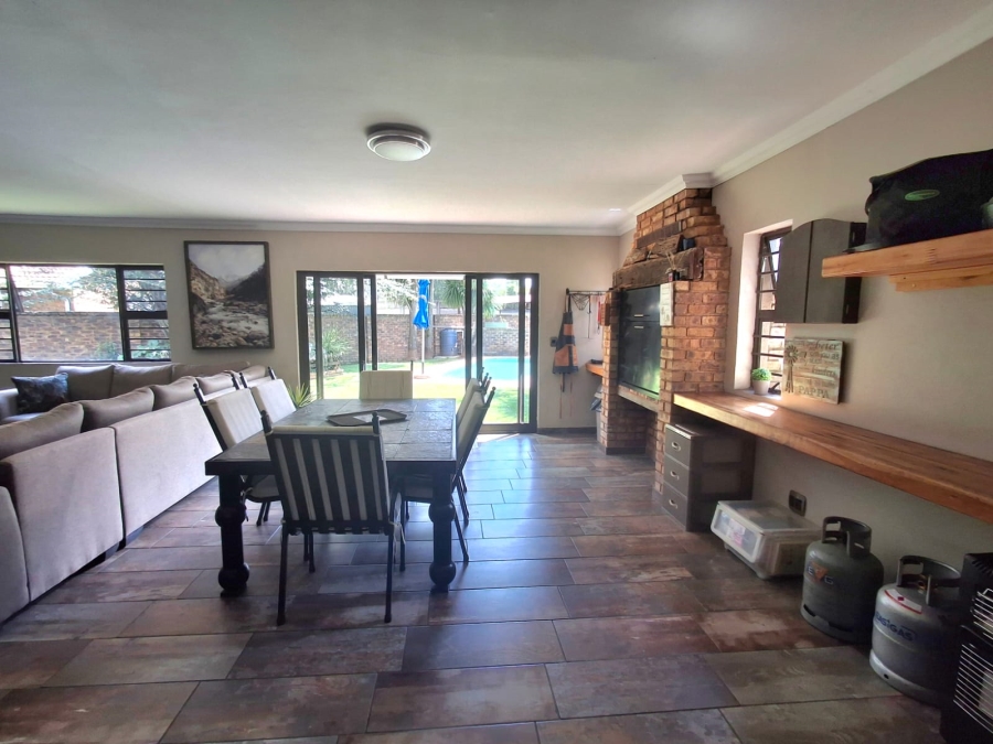 4 Bedroom Property for Sale in Bardene Gauteng