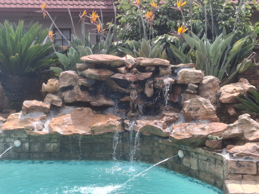 4 Bedroom Property for Sale in Bardene Gauteng