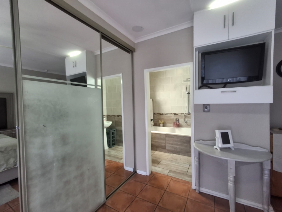4 Bedroom Property for Sale in Bardene Gauteng