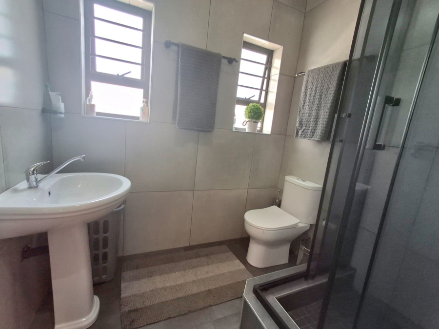4 Bedroom Property for Sale in Bardene Gauteng
