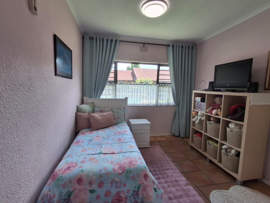 4 Bedroom Property for Sale in Bardene Gauteng