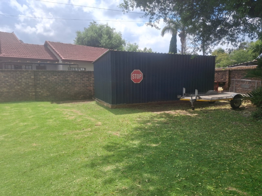 4 Bedroom Property for Sale in Bardene Gauteng