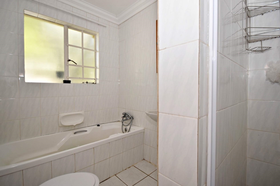 3 Bedroom Property for Sale in Sonneglans Gauteng