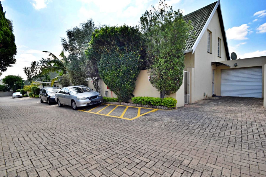 3 Bedroom Property for Sale in Sonneglans Gauteng