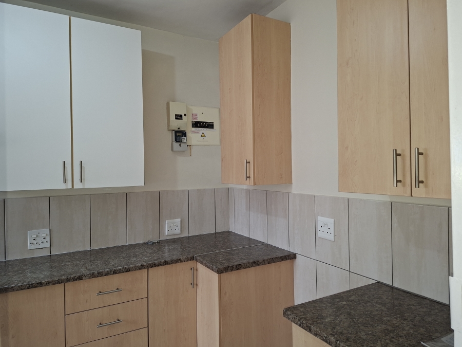 To Let 2 Bedroom Property for Rent in Windsor West Gauteng