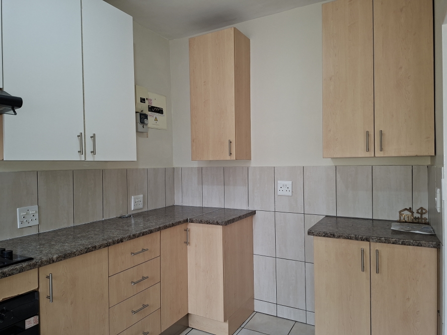 To Let 2 Bedroom Property for Rent in Windsor West Gauteng