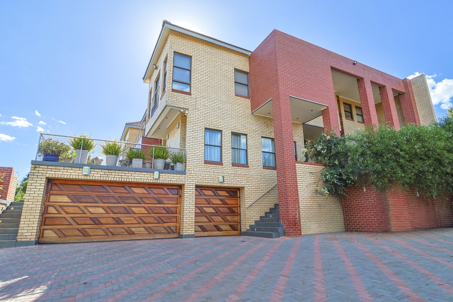 5 Bedroom Property for Sale in Cornwall Hill Gauteng