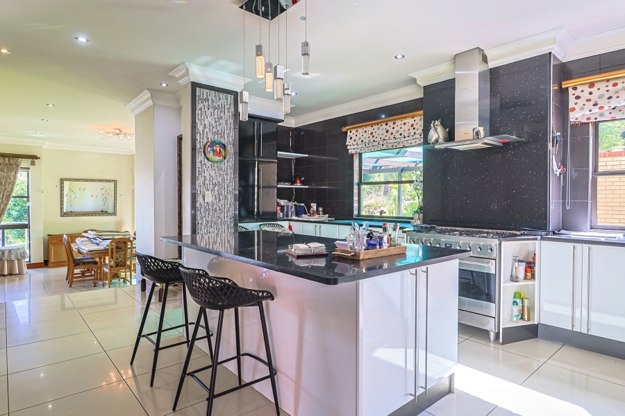 5 Bedroom Property for Sale in Cornwall Hill Gauteng