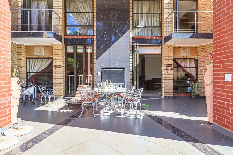 5 Bedroom Property for Sale in Cornwall Hill Gauteng