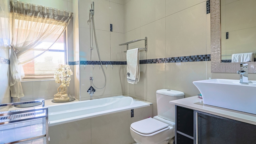 5 Bedroom Property for Sale in Cornwall Hill Gauteng