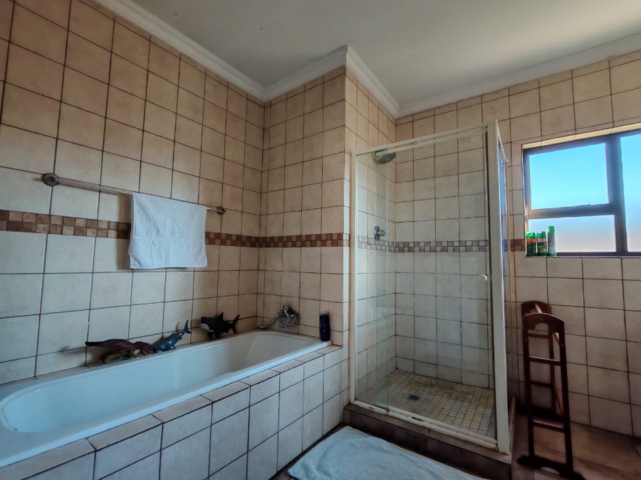 3 Bedroom Property for Sale in Three Rivers East Gauteng