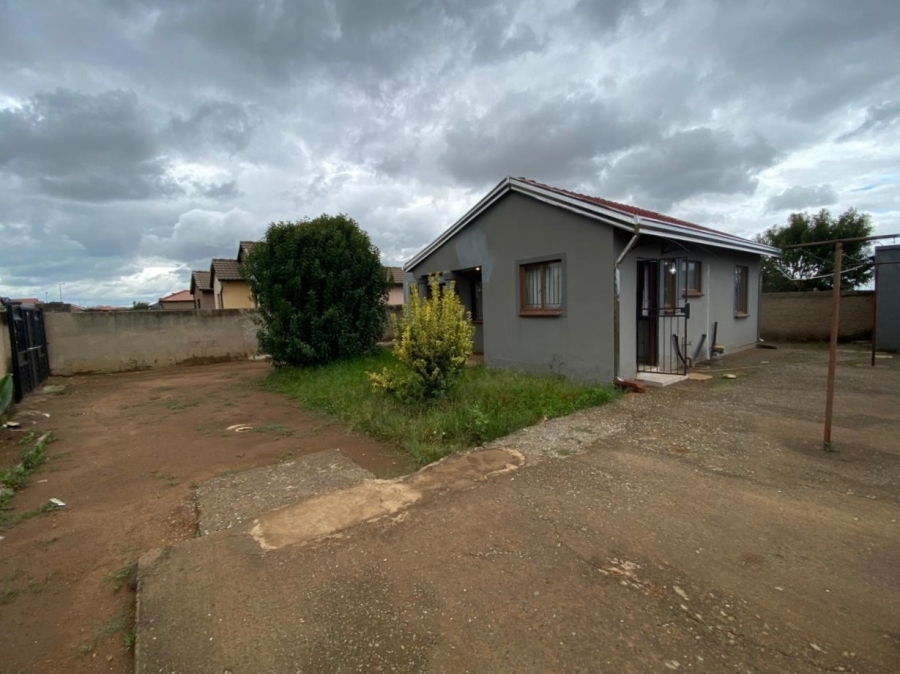 2 Bedroom Property for Sale in Lakeside Gauteng
