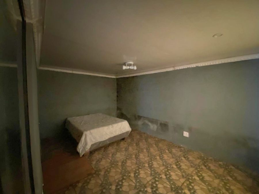 2 Bedroom Property for Sale in Lakeside Gauteng