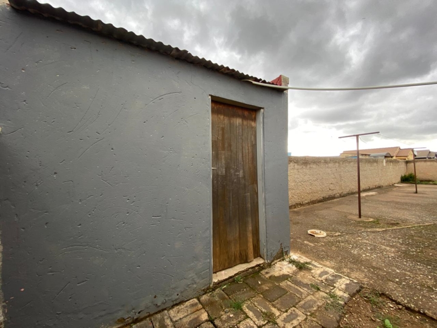 2 Bedroom Property for Sale in Lakeside Gauteng