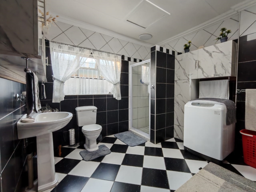 4 Bedroom Property for Sale in Risiville Gauteng