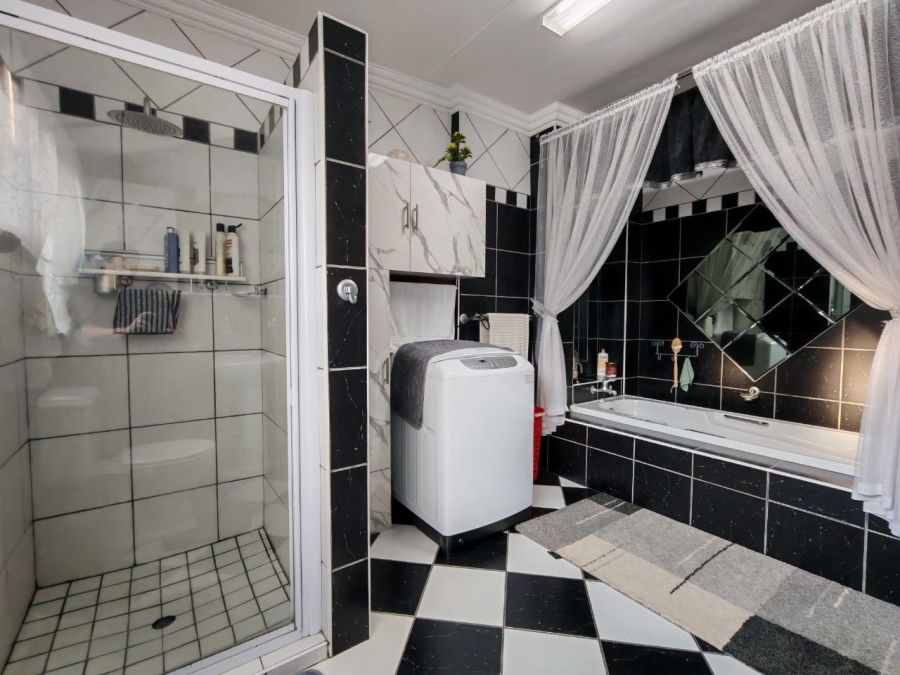 4 Bedroom Property for Sale in Risiville Gauteng