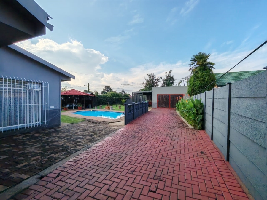 4 Bedroom Property for Sale in Risiville Gauteng