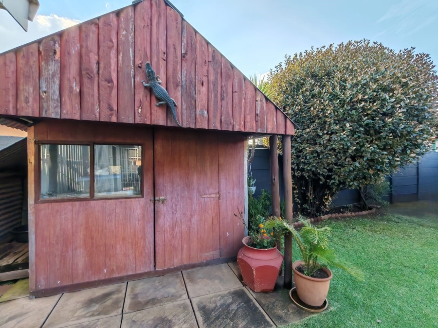 4 Bedroom Property for Sale in Risiville Gauteng