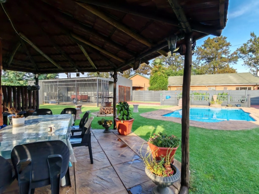 4 Bedroom Property for Sale in Risiville Gauteng