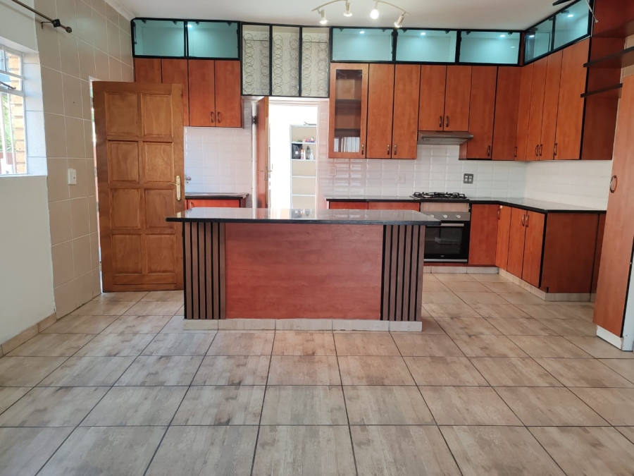 To Let 3 Bedroom Property for Rent in Thatchfield Cresent Gauteng
