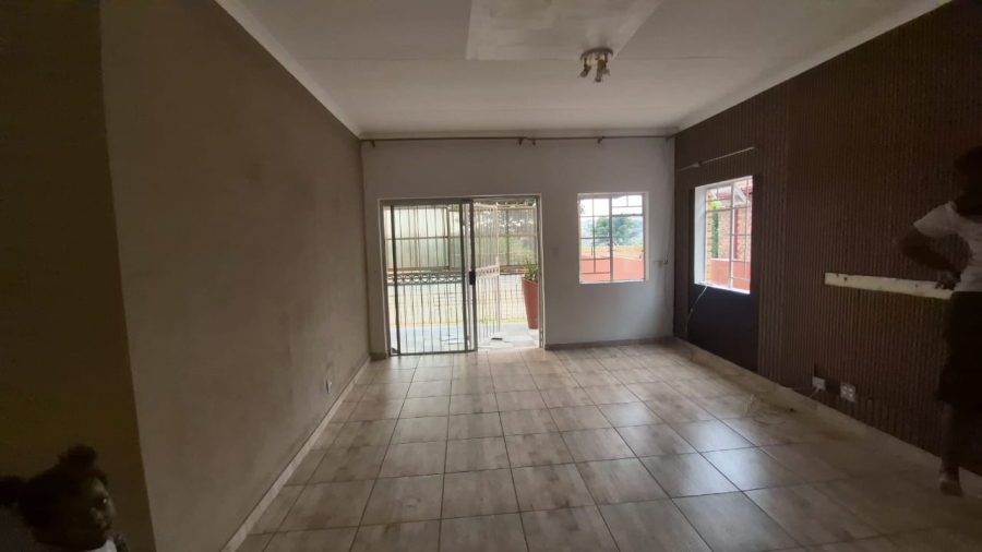 To Let 3 Bedroom Property for Rent in Thatchfield Cresent Gauteng