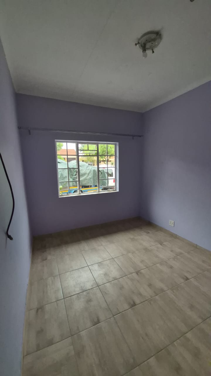 To Let 3 Bedroom Property for Rent in Thatchfield Cresent Gauteng