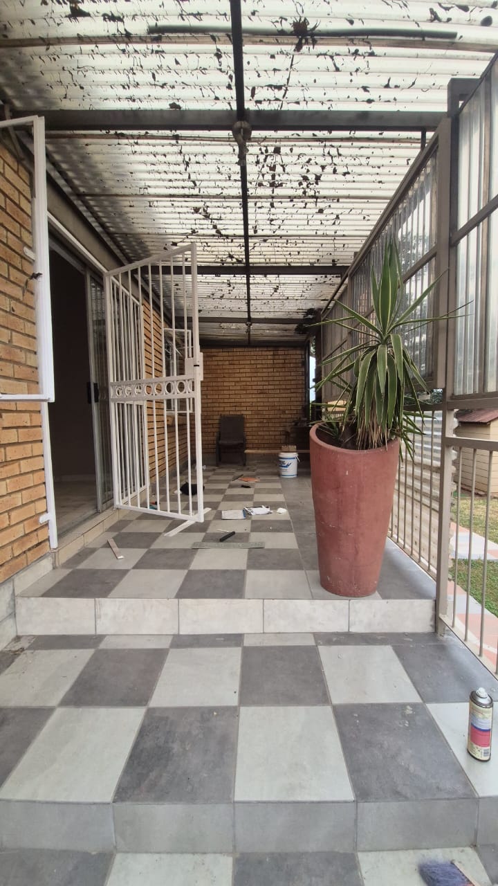 To Let 3 Bedroom Property for Rent in Thatchfield Cresent Gauteng