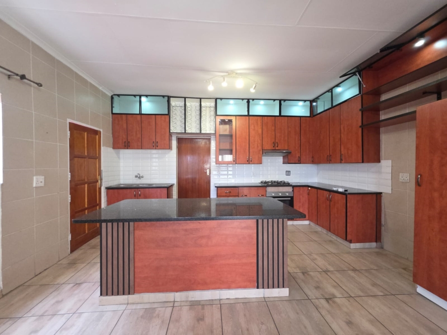 3 Bedroom Property for Sale in Thatchfield Cresent Gauteng